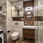 Apartmán Nicely Designed New W- Free Garage Parking & Self Check-in I Cohost