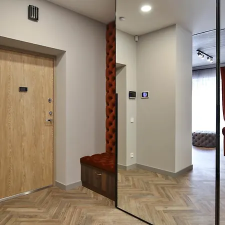 Nicely Designed New W- Free Garage Parking & Self Check-in I Cohost *