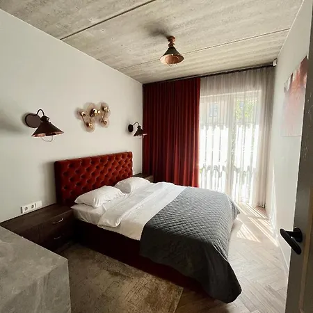 Cohost I Nicely Designed New W-garage Parking & Self Check-in Apartment