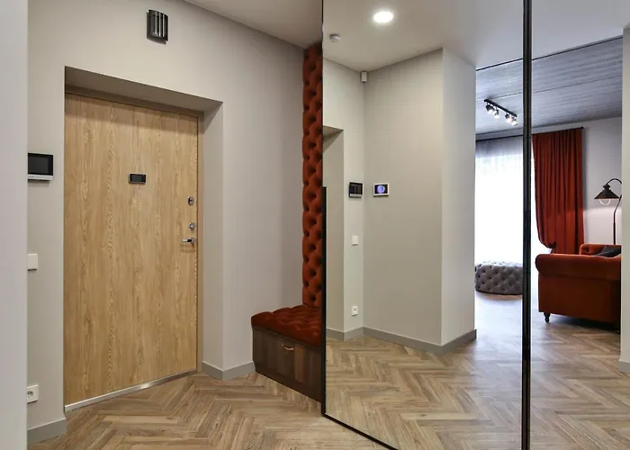 Nicely Designed New W- Free Garage Parking & Self Check-in I Cohost *